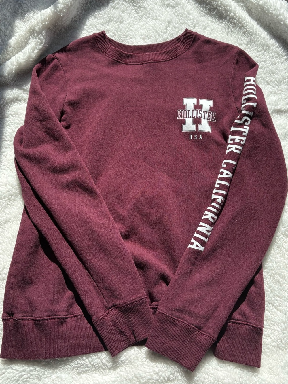 Hollister Burgundy Crewneck Sweatshirt Large Y2K California Spellout Pullover